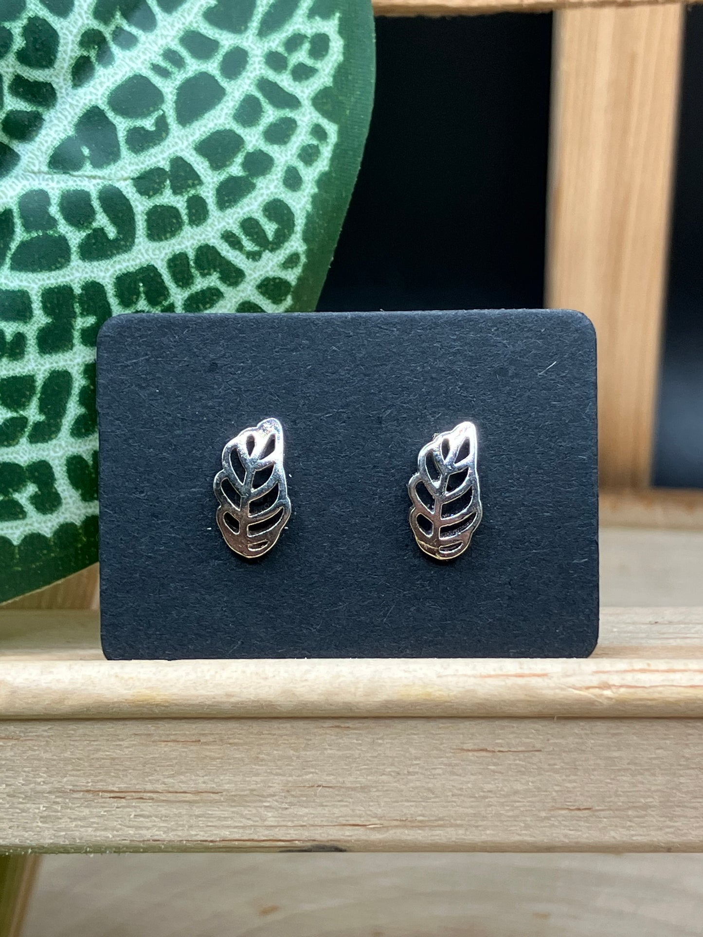 Curled Leaves Stud - Silver Tone