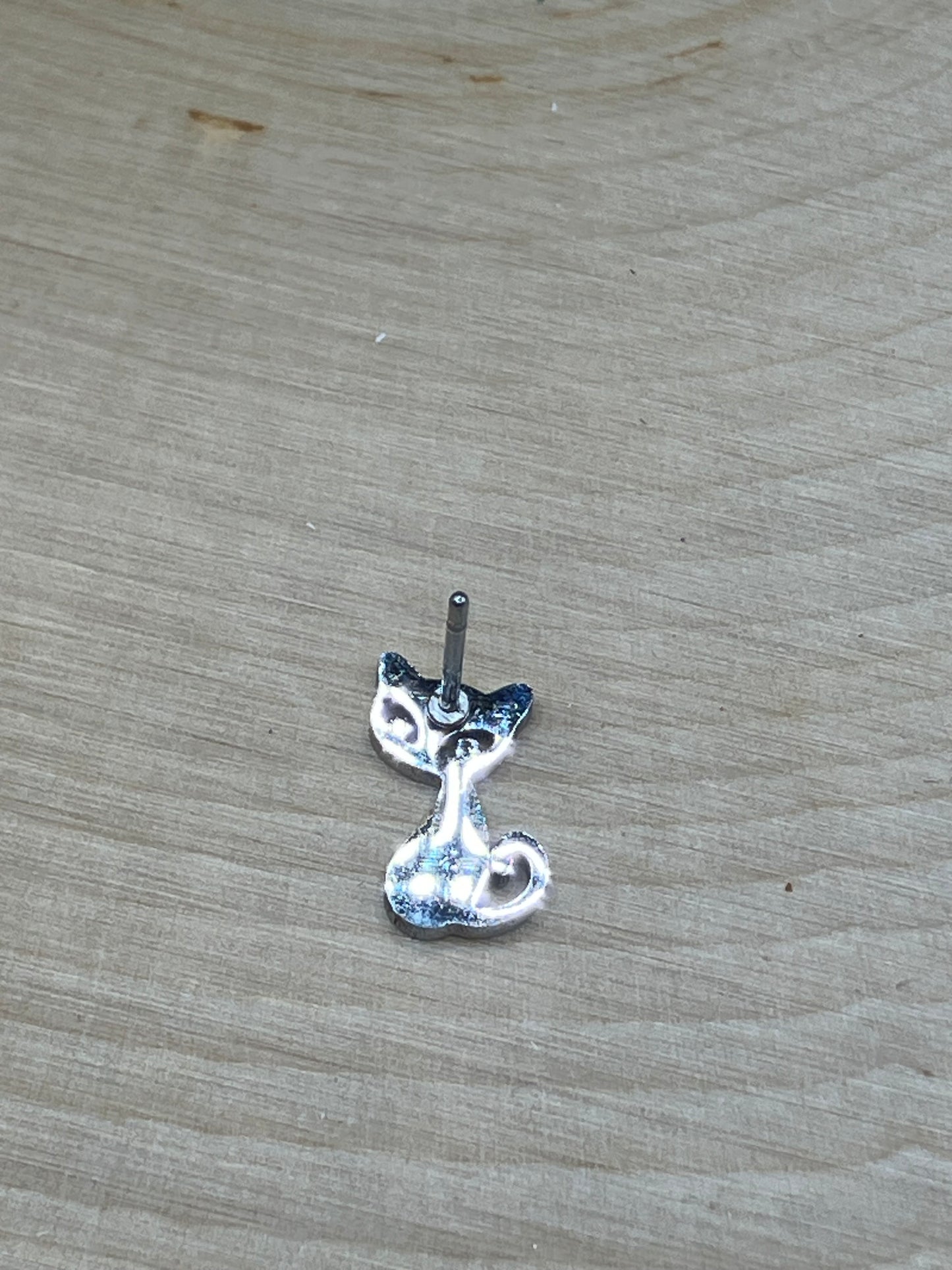 Siamese Stud - Silver Tone