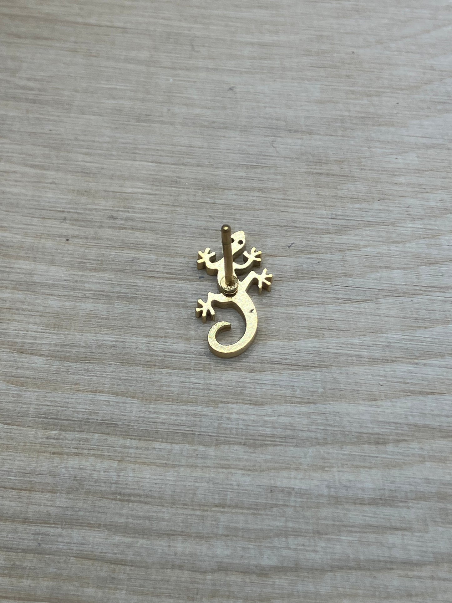 Gecko Stud - Gold Tone