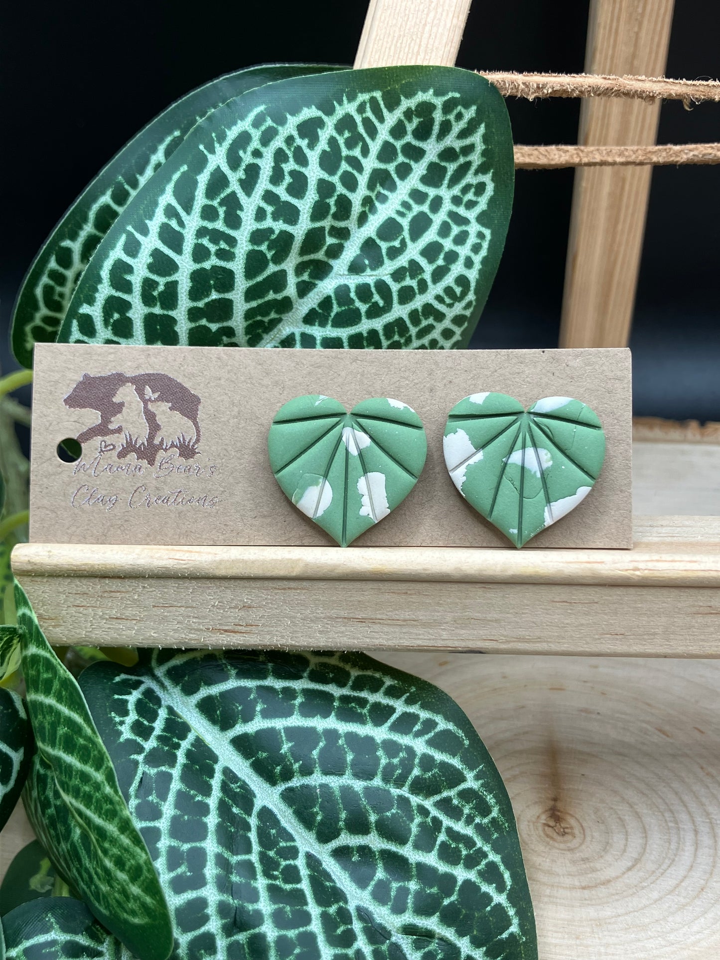 Speckled Leaf Stud