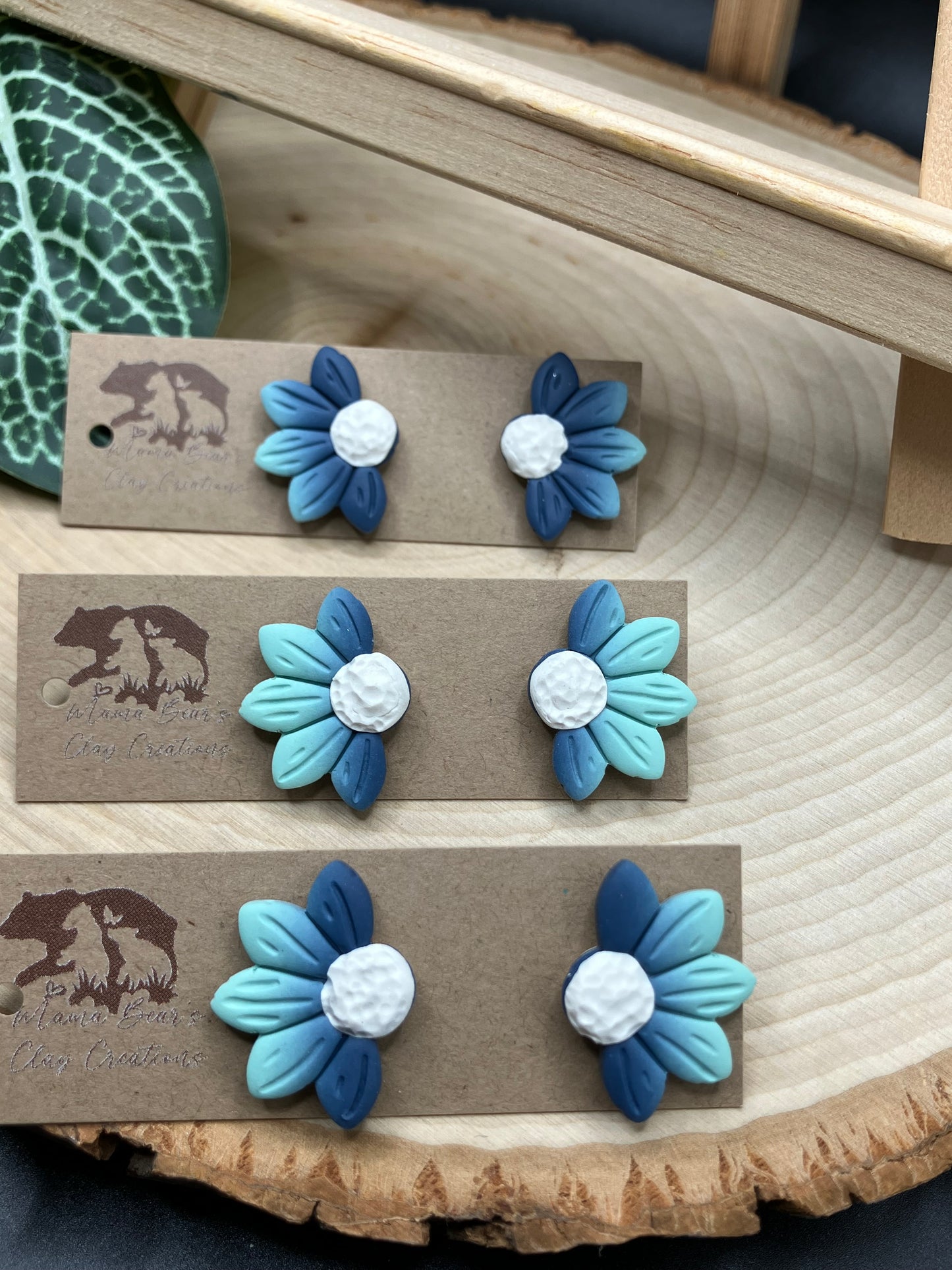 Half Daisy Stud - Navy/Mint Ombré
