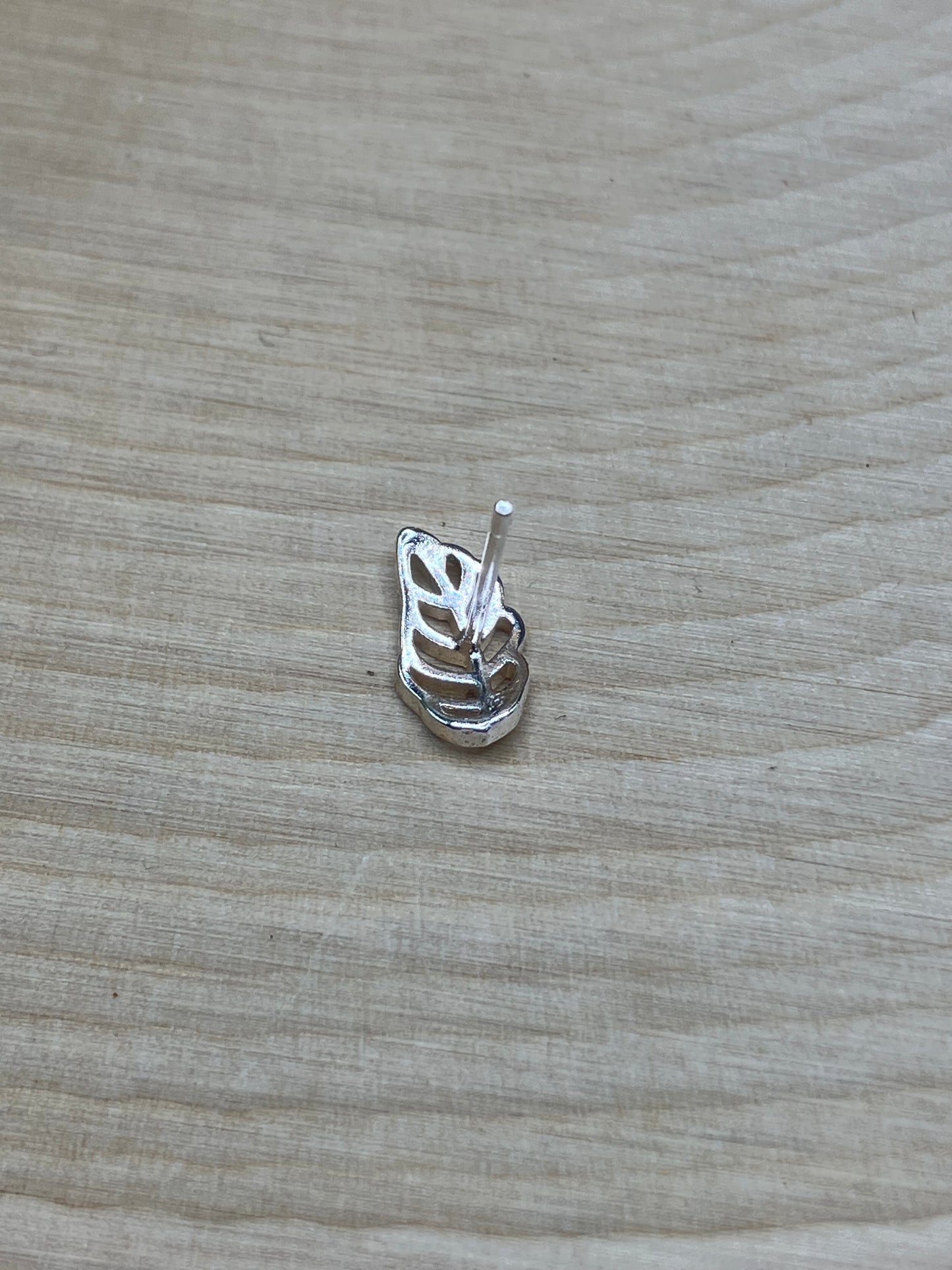 Curled Leaves Stud - Silver Tone