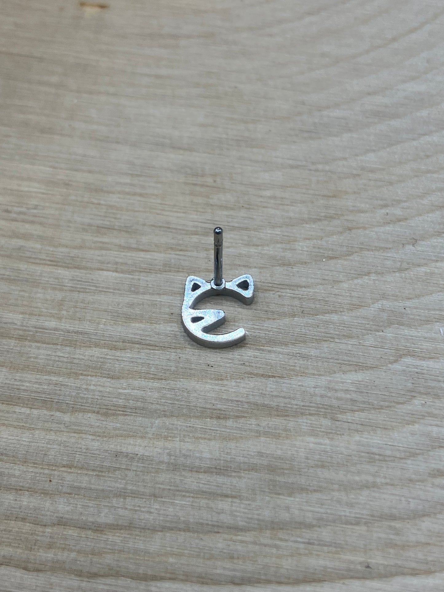 Cat Face Stud - Silver Tone