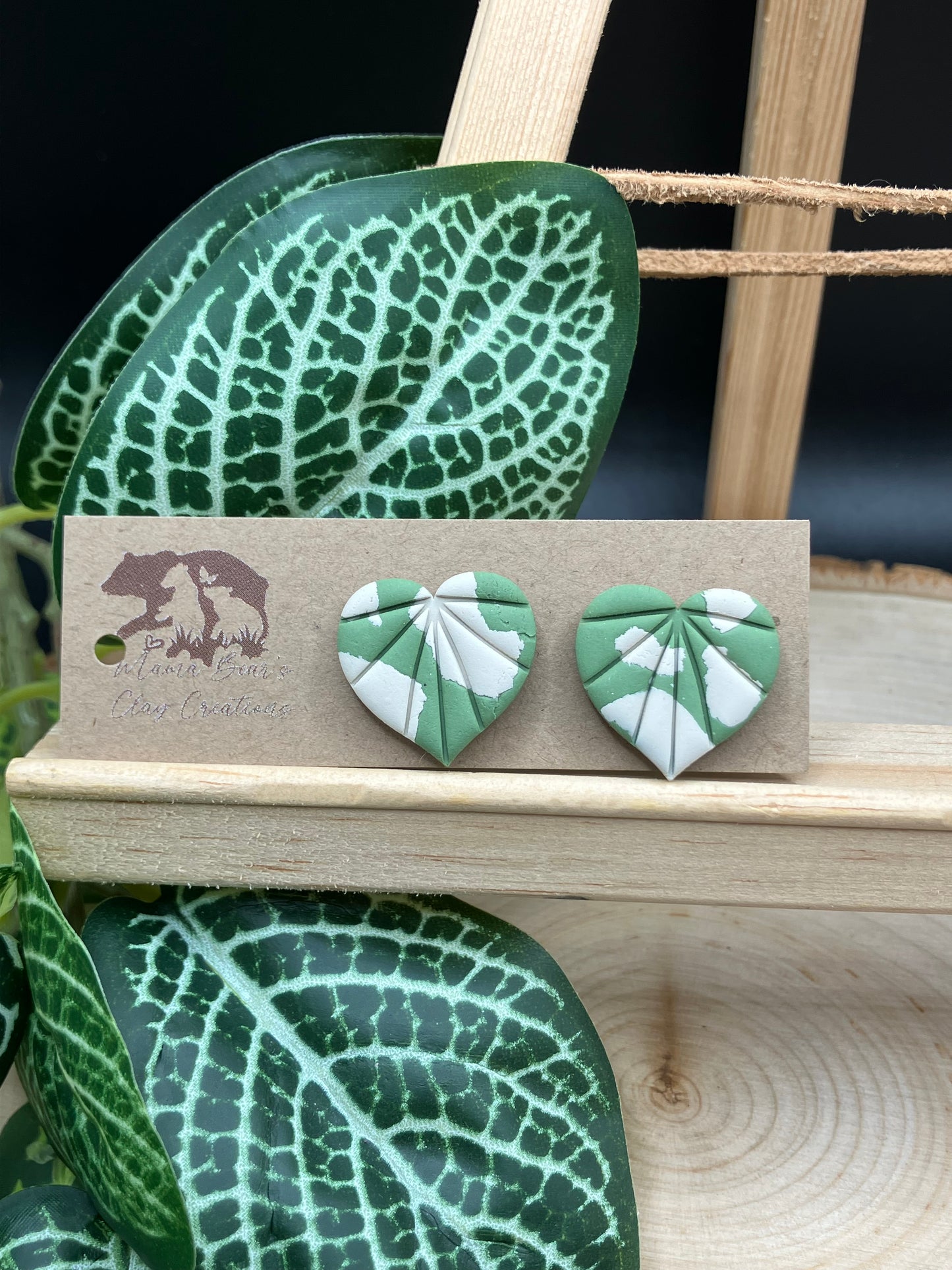Speckled Leaf Stud