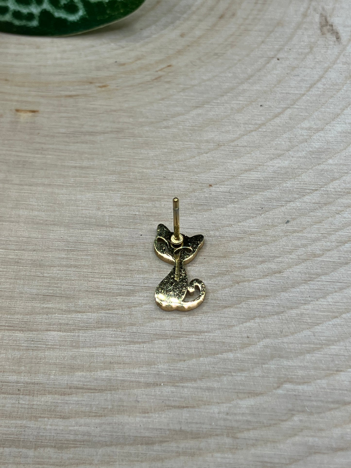 Siamese Stud - Gold Tone