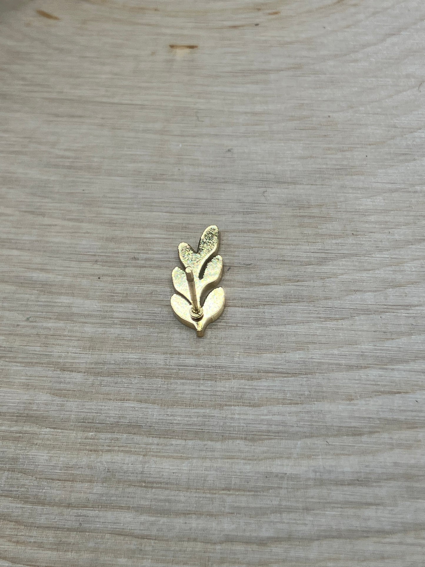 Bubbly Foliage Stud - Gold Tone