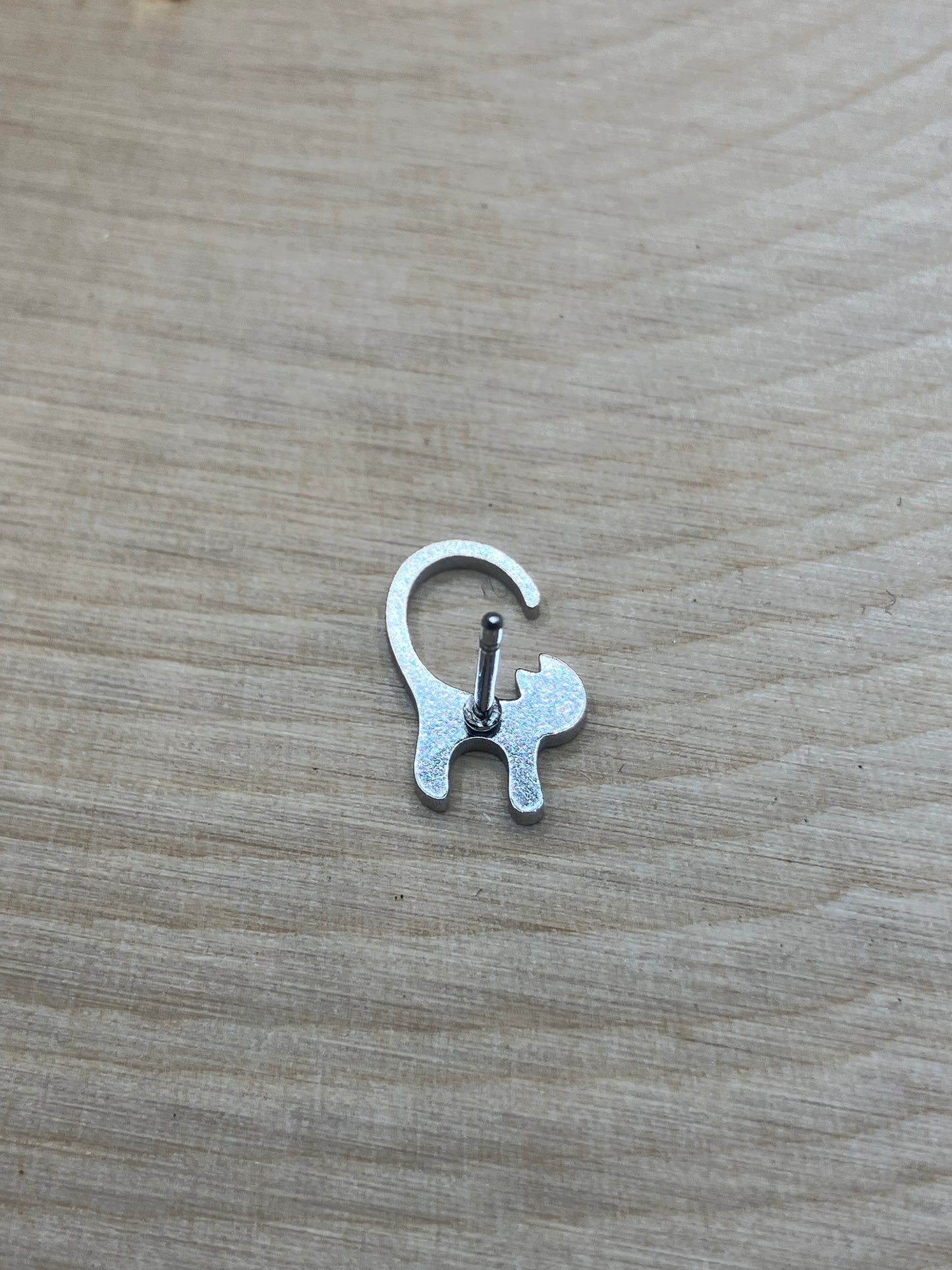 Long Tail Cat Stud - Silver Tone