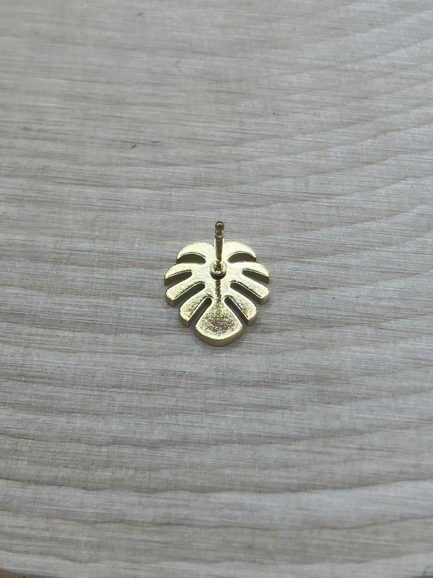 Solid Monstera Leaf Stud - Gold Tone