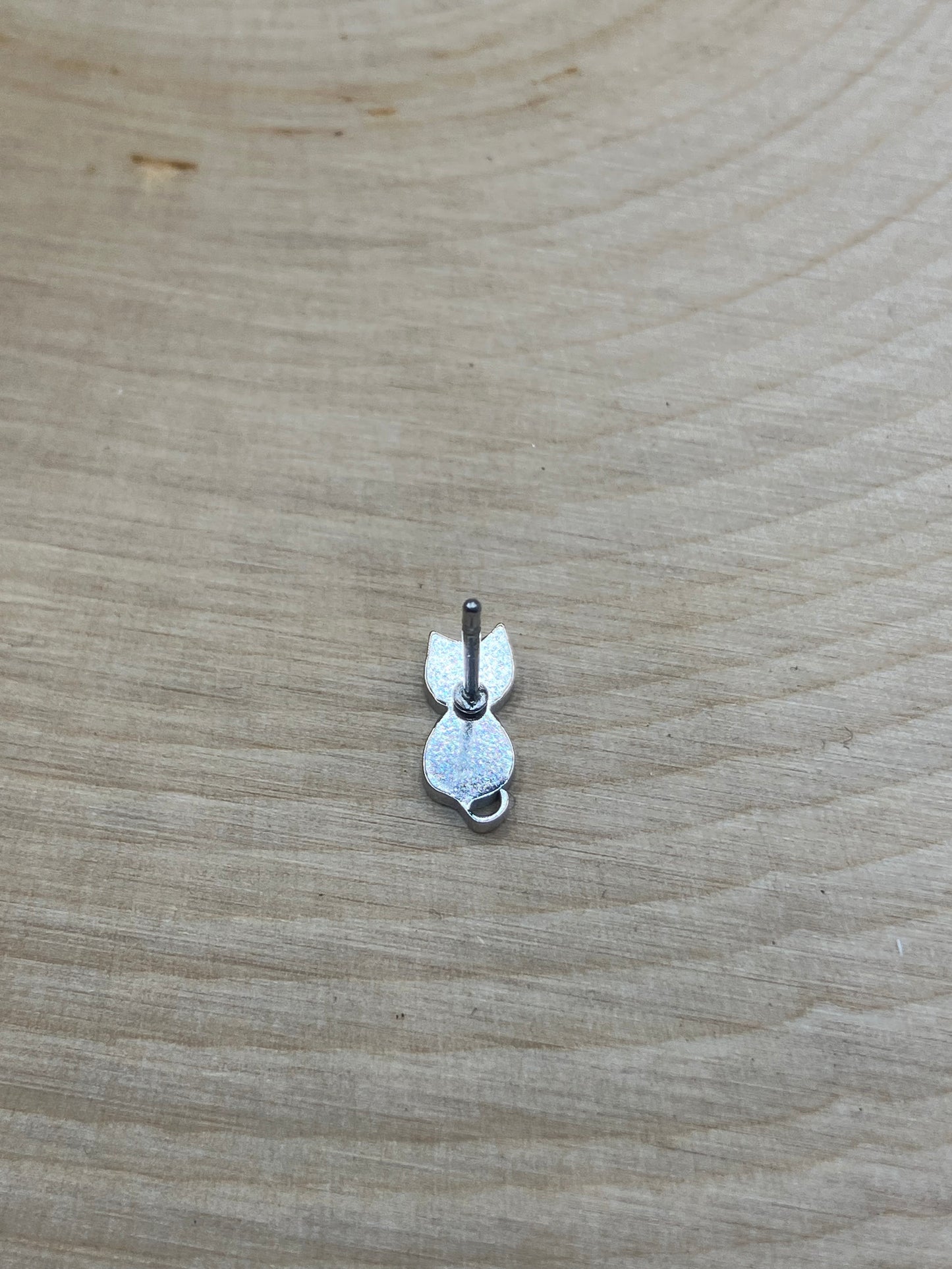 Sitting Cat Stud - Silver Tone
