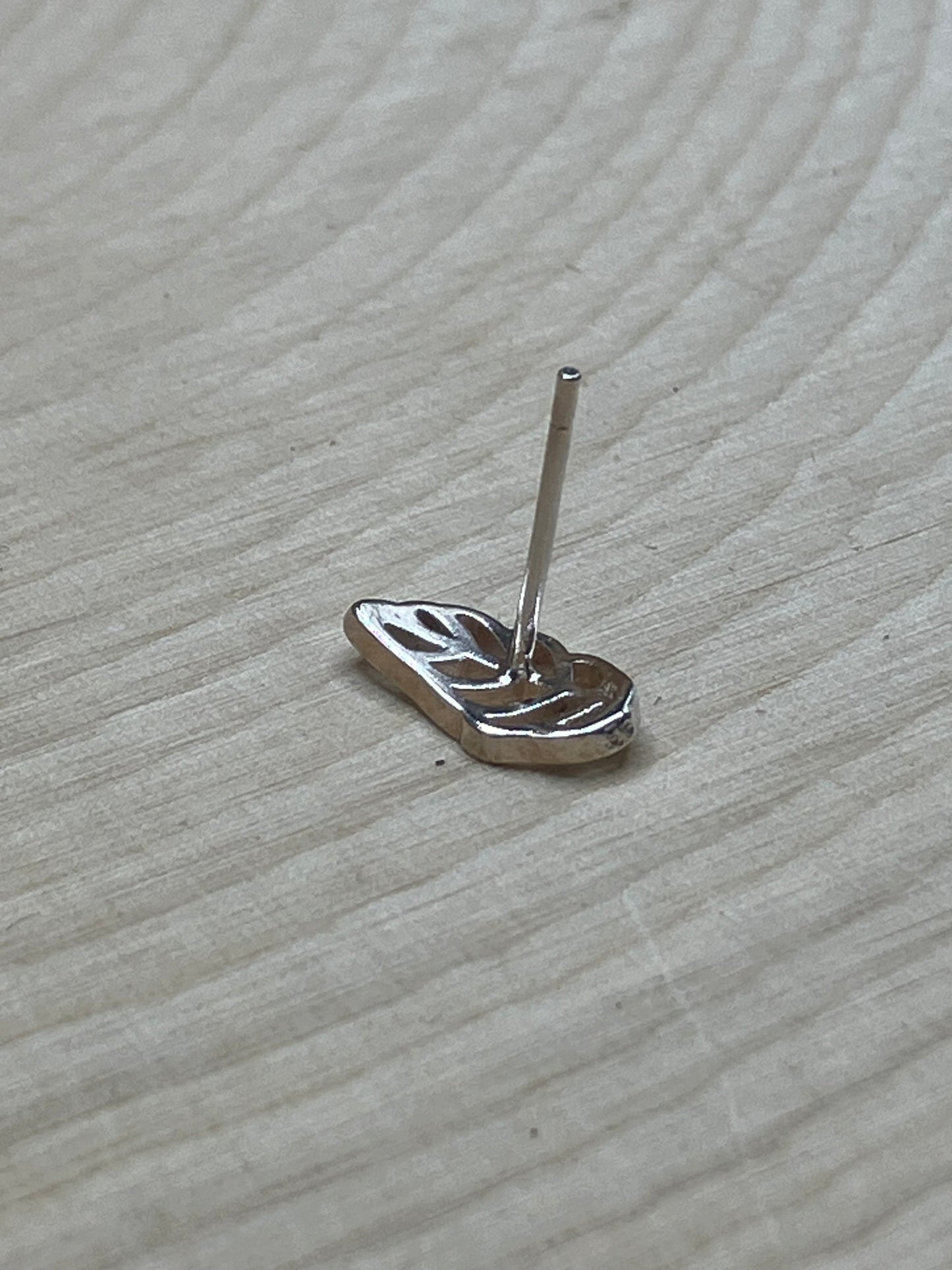 Curled Leaves Stud - Silver Tone