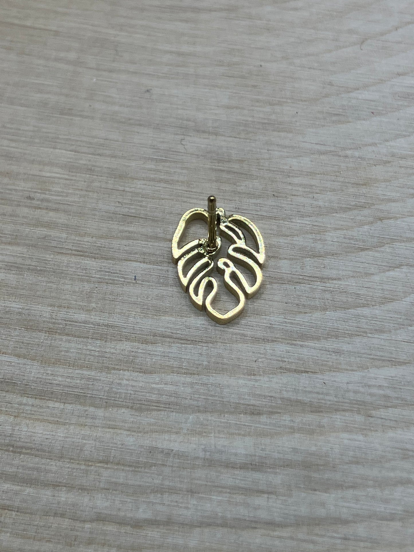 Fine Line Monstera Leaf Stud - Gold Tone