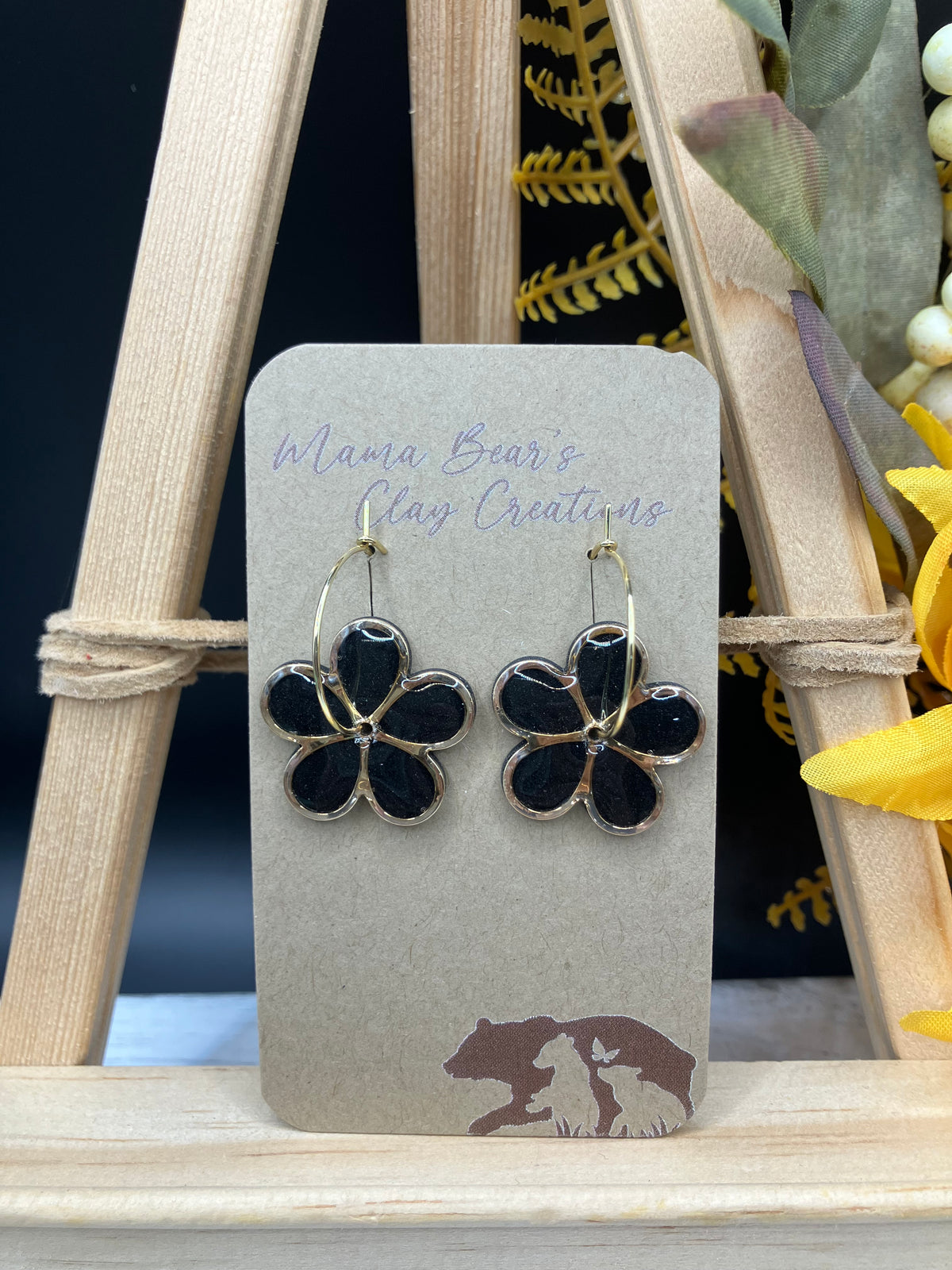 Spinner Five Petal Daisies - Black