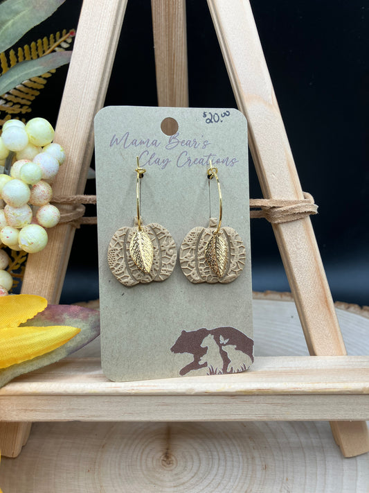 Pumpkin Hoops w/Leaf Charm - Caramel
