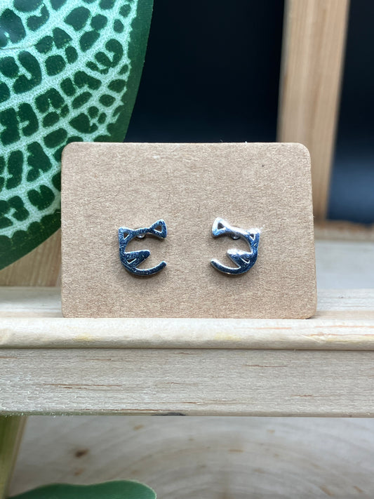 Cat Face Stud - Silver Tone