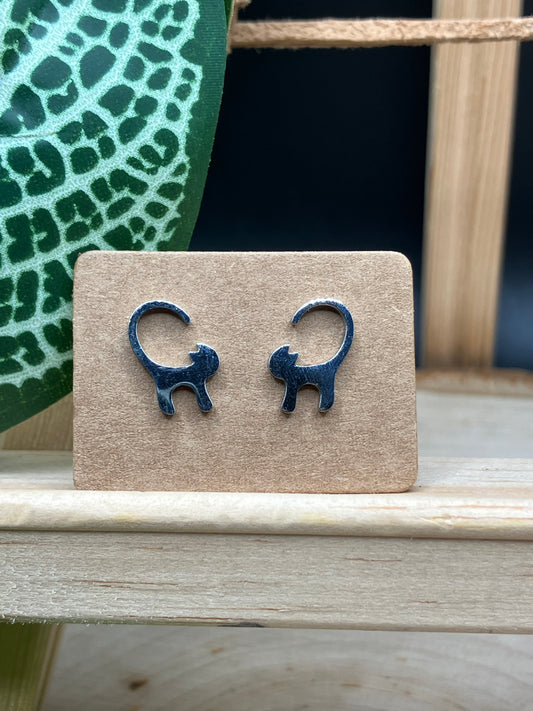 Long Tail Cat Stud - Silver Tone