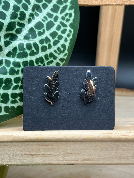 Bubbly Foliage Stud - Silver Tone